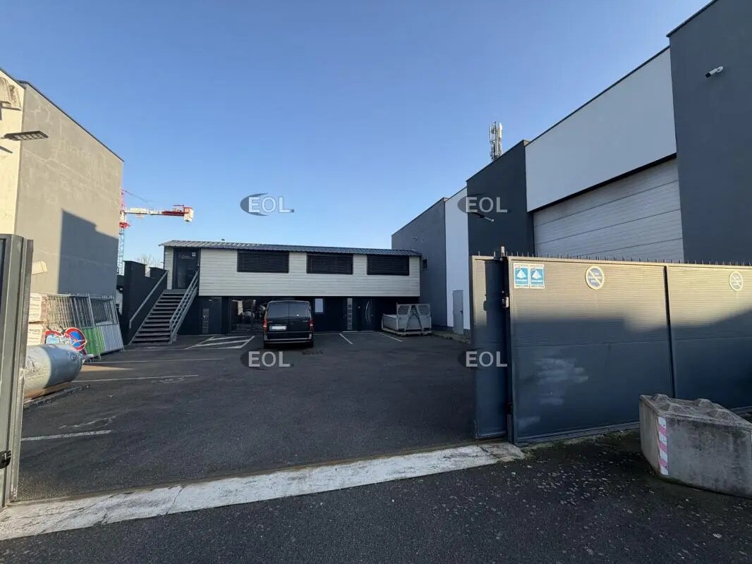 Industrial in Évry-Courcouronnes for sale Building Photo- Image 1 of 6
