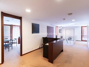 Office/Retail in Barcelona, Barcelona for lease Interior Photo- Image 2 of 4