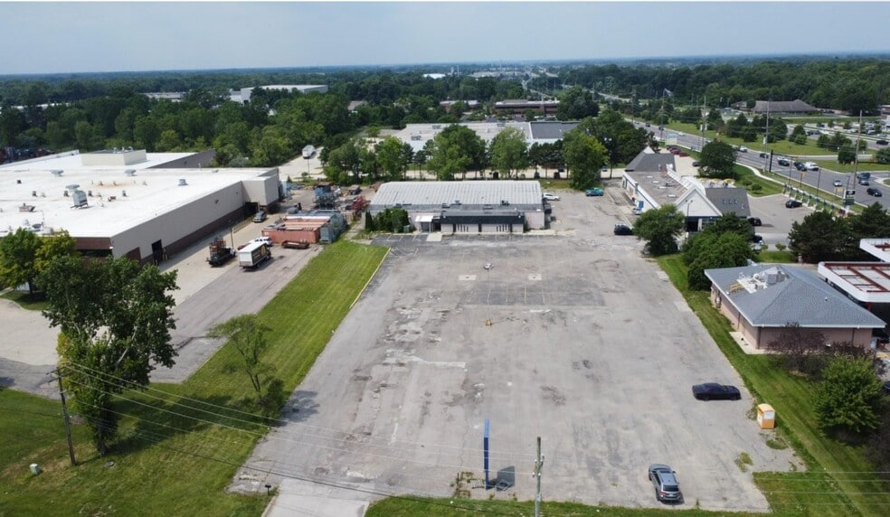 44925 N Groesbeck Hwy, Clinton Township, MI for sale - Building Photo - Image 1 of 1