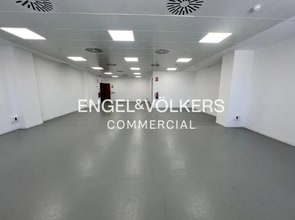 Office in Esplugues de Llobregat, Barcelona for lease Interior Photo- Image 2 of 11