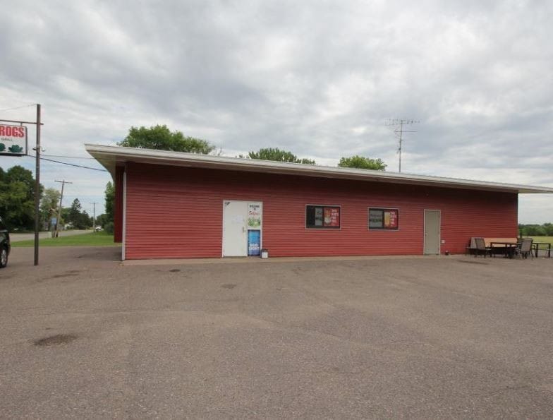 205 N Main St, Upsala, MN 56384