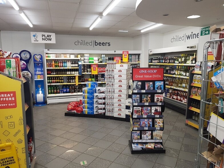 24 Sycamore Dr, Salisbury for sale - Building Photo - Image 2 of 3