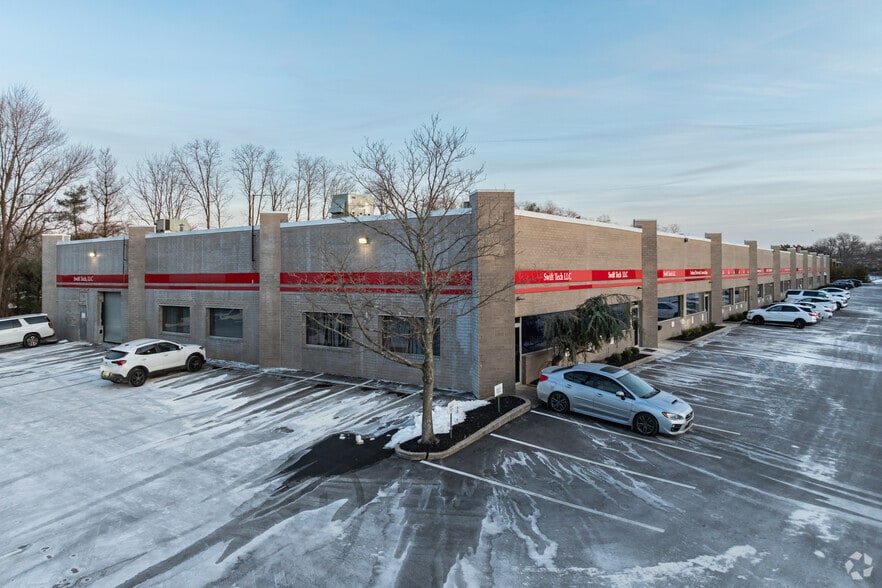 275 Marcus Blvd, Hauppauge, NY for sale - Primary Photo - Image 1 of 1