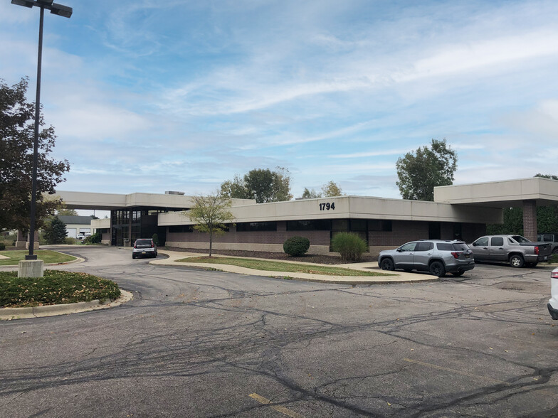 1794 N Lapeer Rd, Lapeer, MI for lease - Building Photo - Image 2 of 5