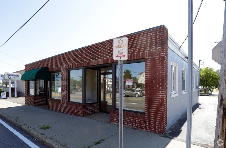 23822384 Pawtucket Ave, East Providence, RI 02914