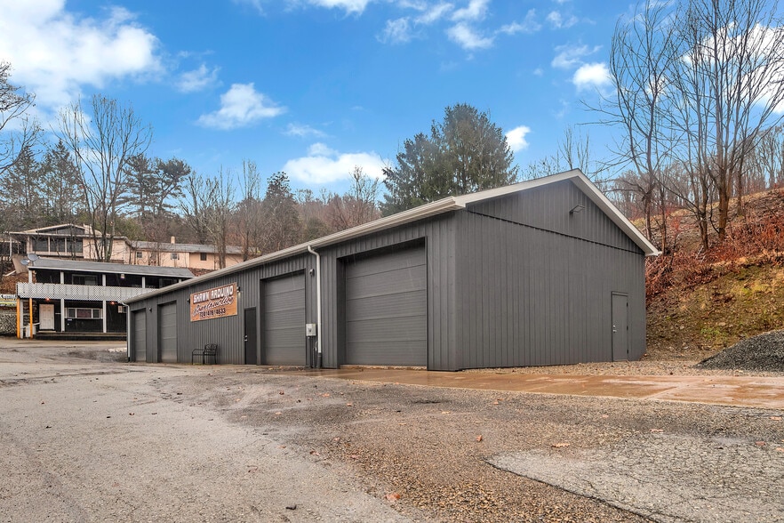 1194-1196 Dime Rd, Vandergrift, PA for sale - Primary Photo - Image 1 of 1