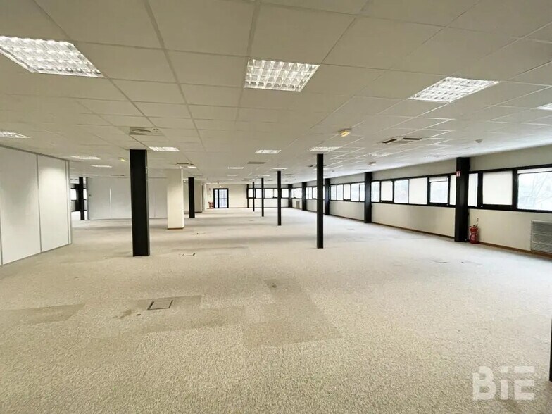 Office in Mérignac for lease - Building Photo - Image 3 of 8