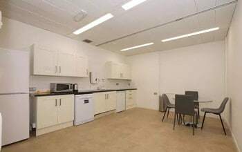 Muirfield Crescent, London for lease Interior Photo- Image 2 of 2