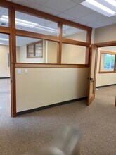 115 Hall Brothers Loop, Bainbridge Island, WA for lease Interior Photo- Image 2 of 8