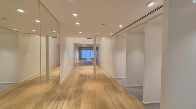 7 Avenue Des Ternes, Paris for lease Interior Photo- Image 2 of 3