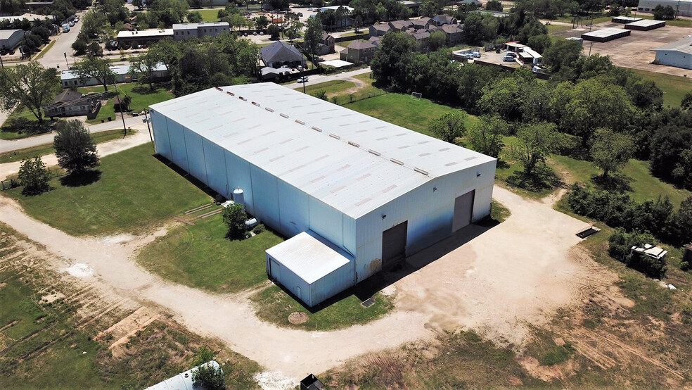 7020 Cotton Dr, Houston, TX for lease - Building Photo - Image 3 of 6