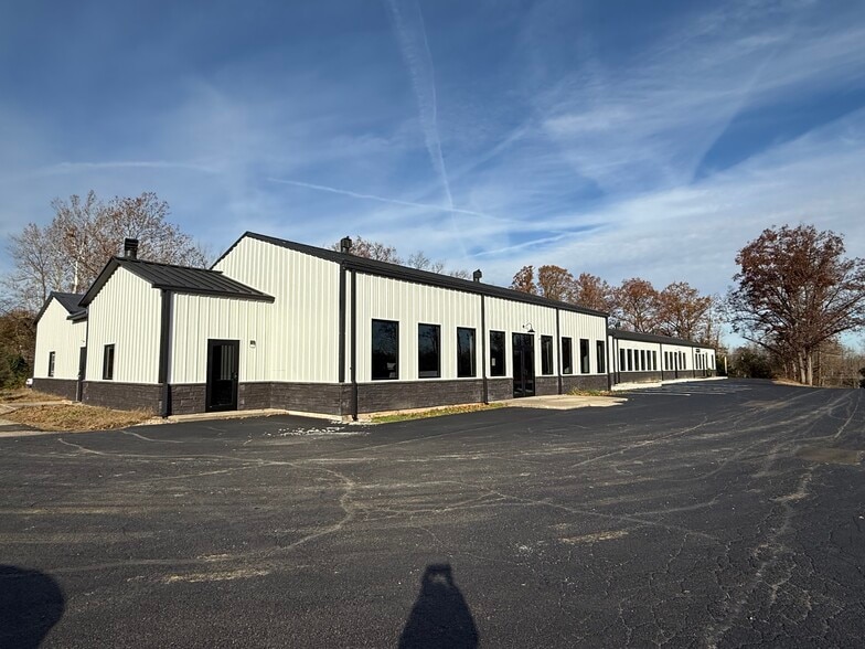 4430 W Jonathan Moore Pike, Columbus, IN for sale - Building Photo - Image 2 of 6