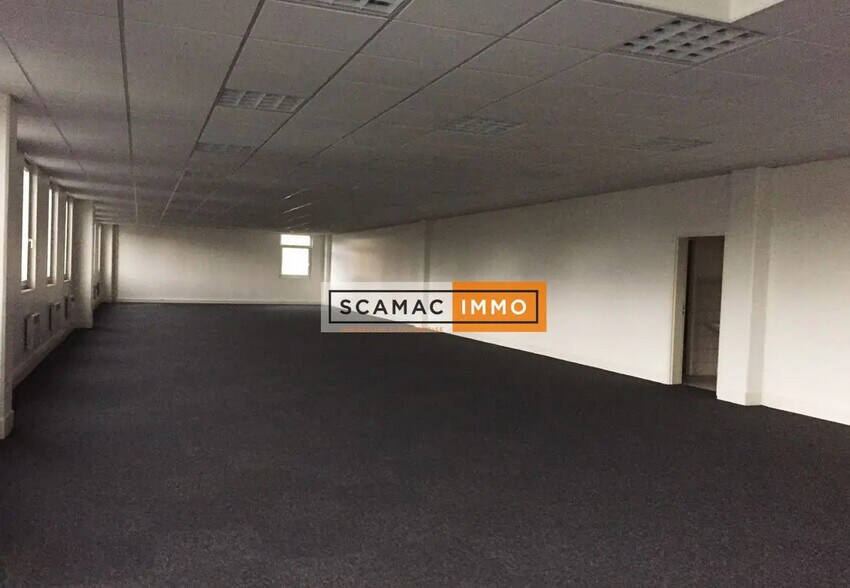 Office in Émerainville for lease - Building Photo - Image 3 of 5