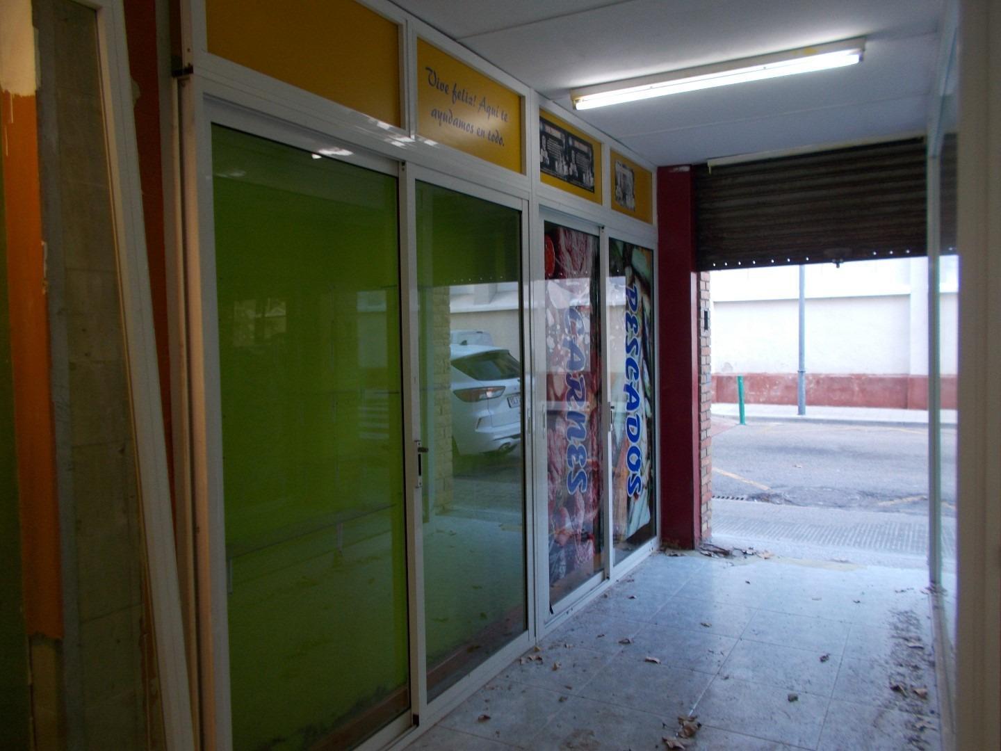 Retail in El Vendrell, Tarragona for lease Interior Photo- Image 1 of 5