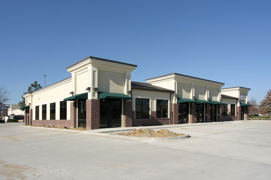 450-462 SW Ward Rd, Lee's Summit, MO for lease - Building Photo - Image 1 of 12