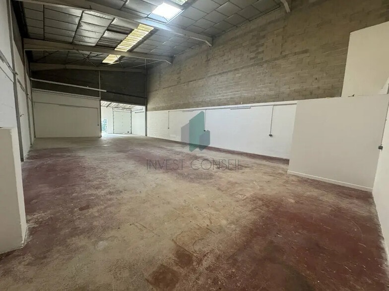 Flex in Eaubonne for lease - Building Photo - Image 3 of 8