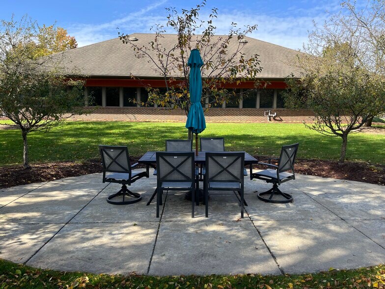 5770 Nimtz Pky, South Bend, IN for lease - Building Photo - Image 2 of 15