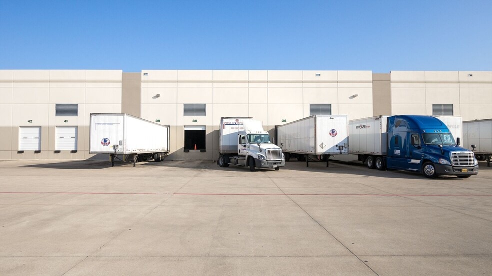 7420 Security Way, Houston, TX for lease - Building Photo - Image 2 of 17
