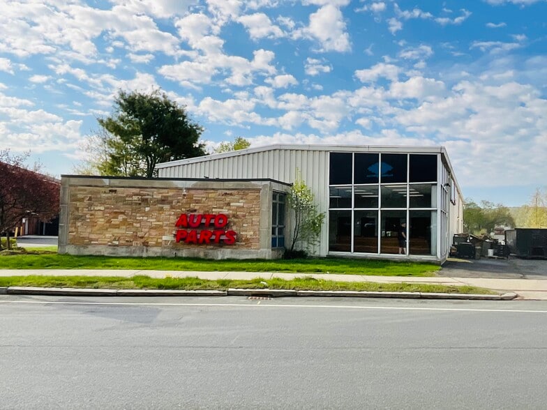 113 West St, Pittsfield, MA for lease - Building Photo - Image 3 of 20