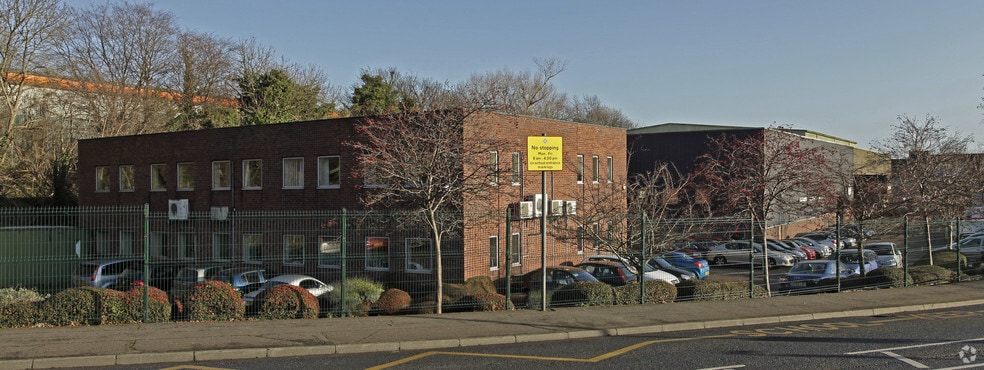 Dallow Rd, Luton for sale - Primary Photo - Image 1 of 1