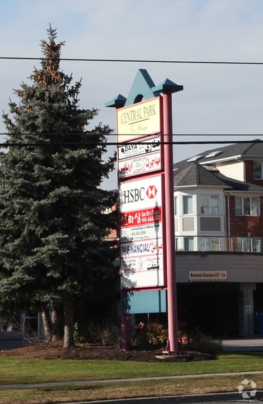 7388-7398 Yonge St, Vaughan, ON for lease - Building Photo - Image 3 of 11