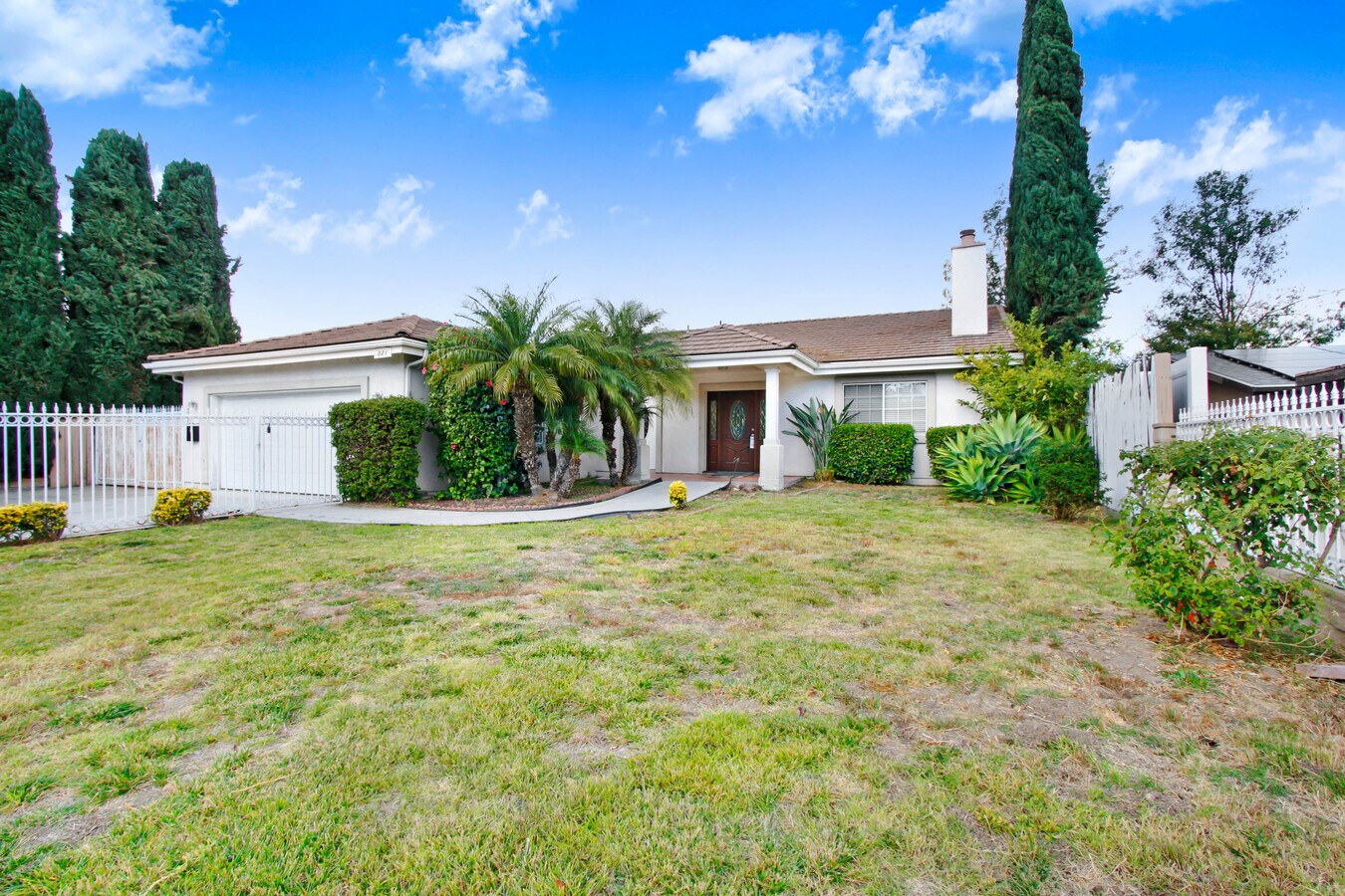 321 Royal Ave, Simi Valley, CA 93065