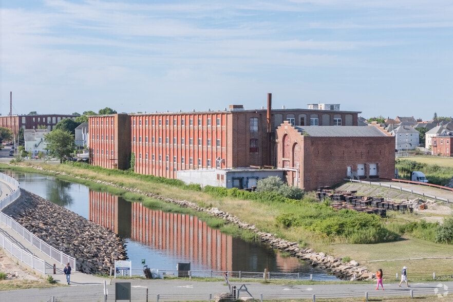 11 Cove St, New Bedford, MA for sale - Building Photo - Image 3 of 10