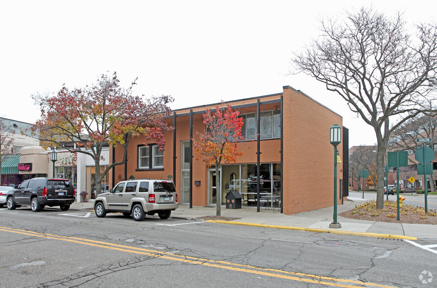 379-395 Hamilton Row, Birmingham, MI for lease - Primary Photo - Image 1 of 3