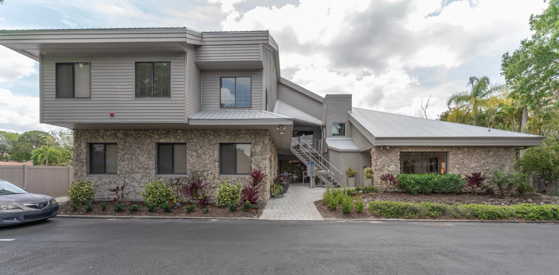 5500 Bee Ridge Rd, Sarasota, FL for sale Building Photo- Image 1 of 1