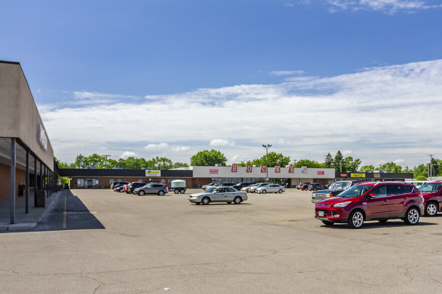 670-742 W National Rd, Vandalia, OH for lease - Building Photo - Image 3 of 6