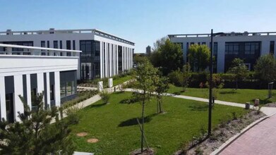 3 Boulevard Jean Moulin, Élancourt, YVE - AERIAL map view