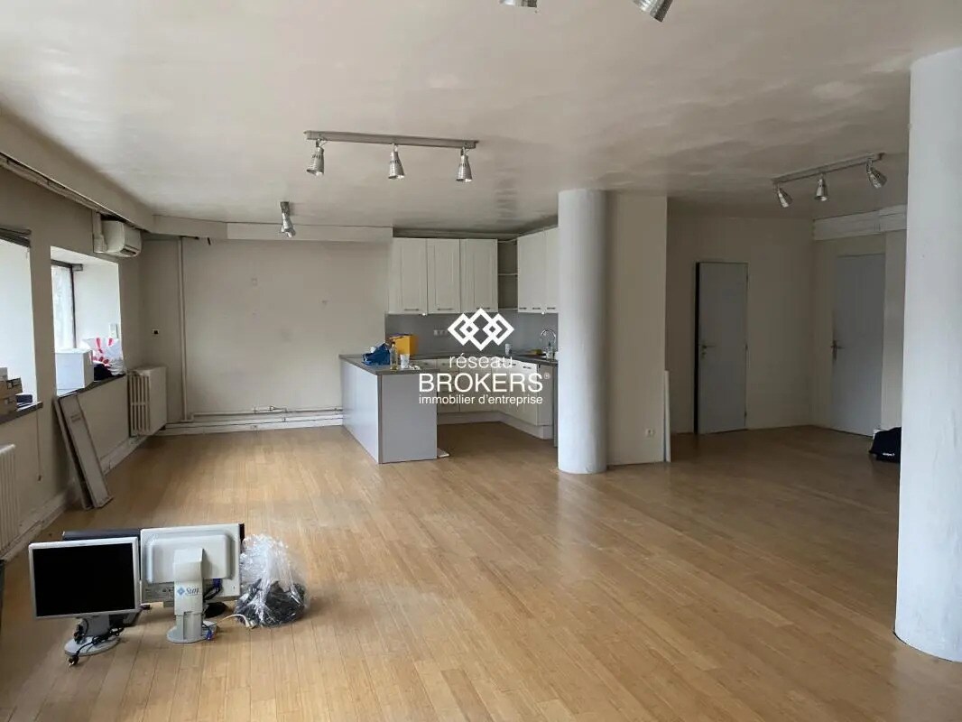 Office in Grenoble for sale Primary Photo- Image 1 of 1