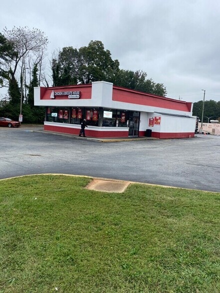 4499 Glenwood Rd, Decatur, GA for sale - Building Photo - Image 2 of 4