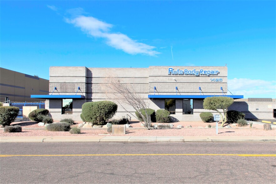 1426 N Eliseo C Felix Jr Way, Avondale, AZ for sale - Building Photo - Image 1 of 1