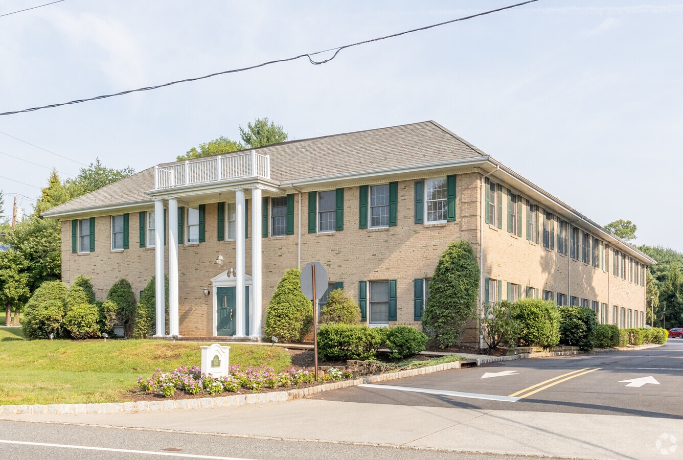 786 Mountain Blvd, Watchung, NJ 07069