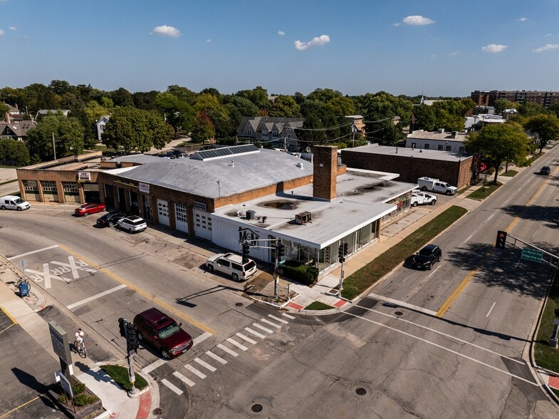 400 W Northwest Hwy, Arlington Heights, IL for lease - Building Photo - Image 1 of 17