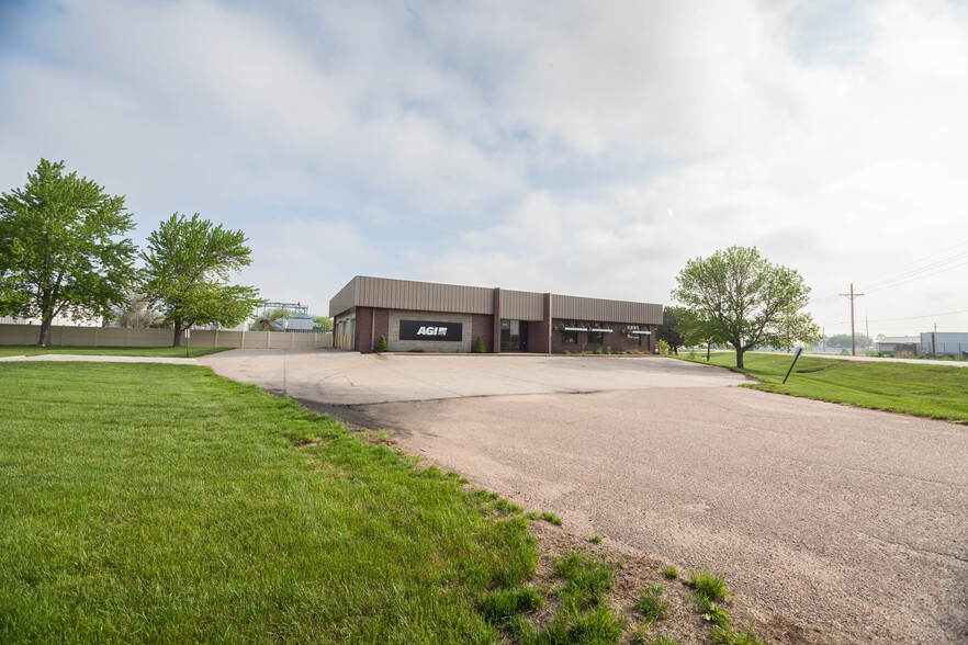 1804 E 4th St, Grand Island, NE for sale - Building Photo - Image 1 of 1