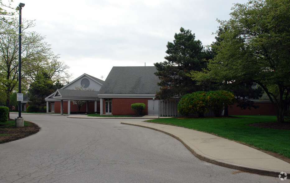 3740 W Sylvania Ave, Toledo, OH for lease - Primary Photo - Image 1 of 3