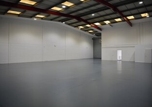 Kendal Ave, London for lease Interior Photo- Image 2 of 4