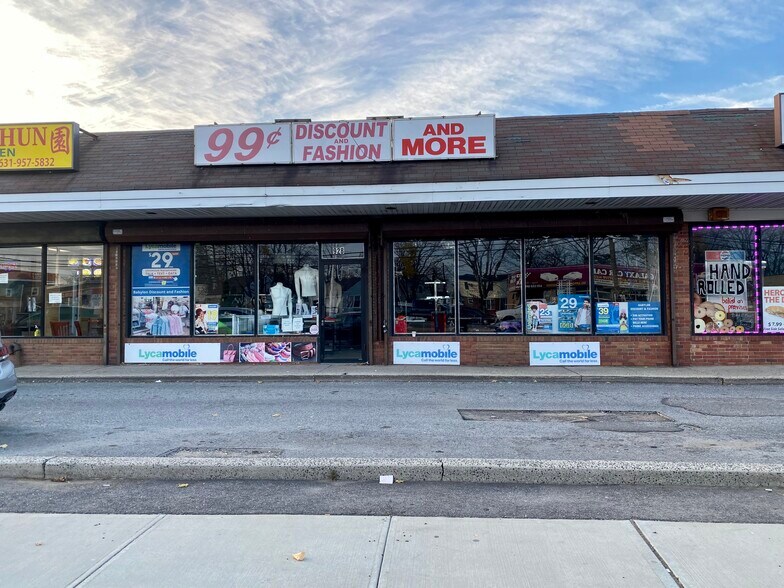 908-930 Straight Path, West Babylon, NY for sale - Building Photo - Image 1 of 1