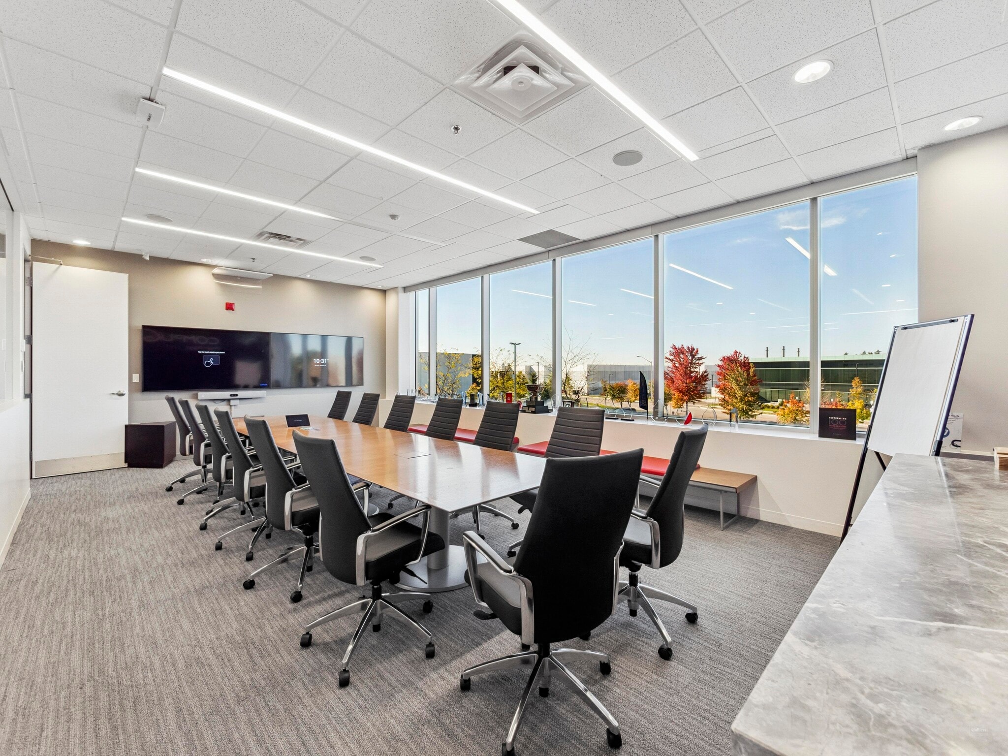 100 Via Renzo Dr, Richmond Hill, ON for lease Interior Photo- Image 1 of 8