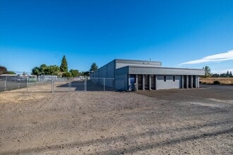 2300 Ferry St SW, Albany, OR for lease Interior Photo- Image 2 of 3