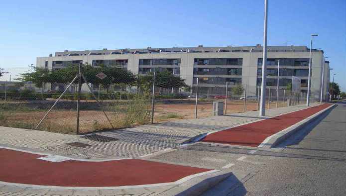 Carrer Maximiliano Thous, Paiporta, Valencia for sale - Building Photo - Image 1 of 3