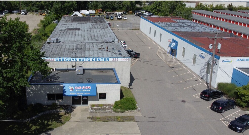 32637 Groesbeck Hwy, Fraser, MI for sale - Primary Photo - Image 1 of 4