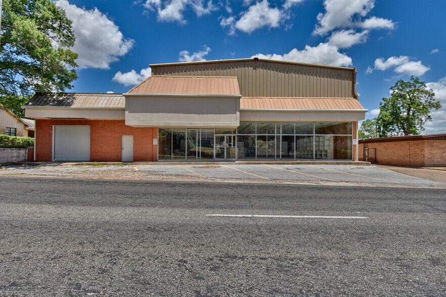 304 W Main St, Brenham, TX for sale - Building Photo - Image 1 of 1