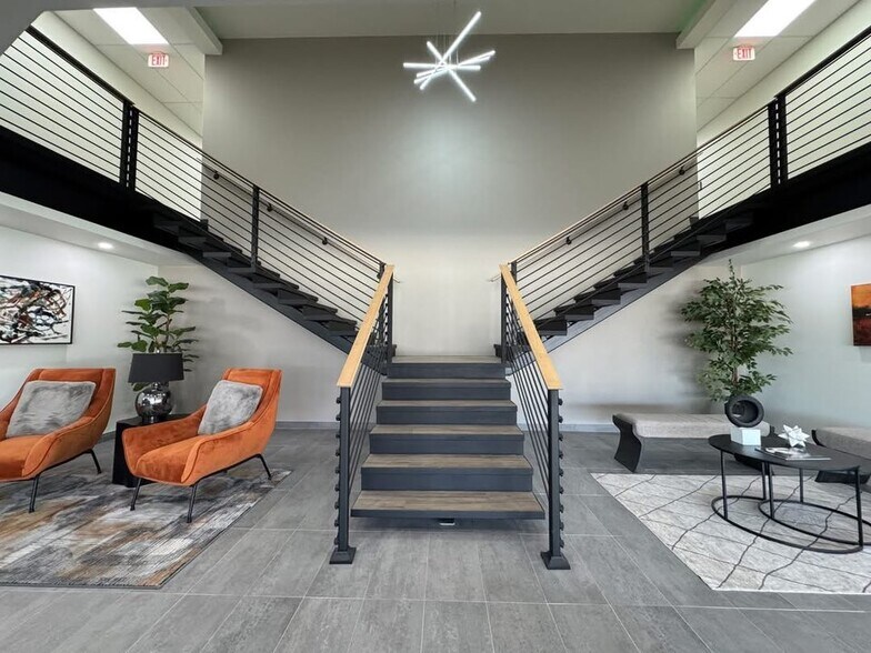 2318 Center St, Deer Park, TX for lease - Lobby - Image 2 of 7