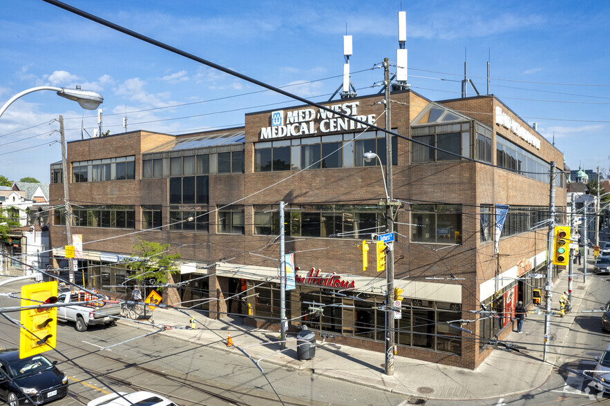 750 Dundas St W, Toronto, ON for sale - Primary Photo - Image 1 of 1