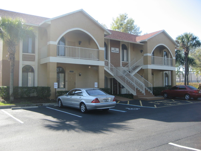 210 Crown Point Cir, Longwood, FL for lease - Building Photo - Image 1 of 1