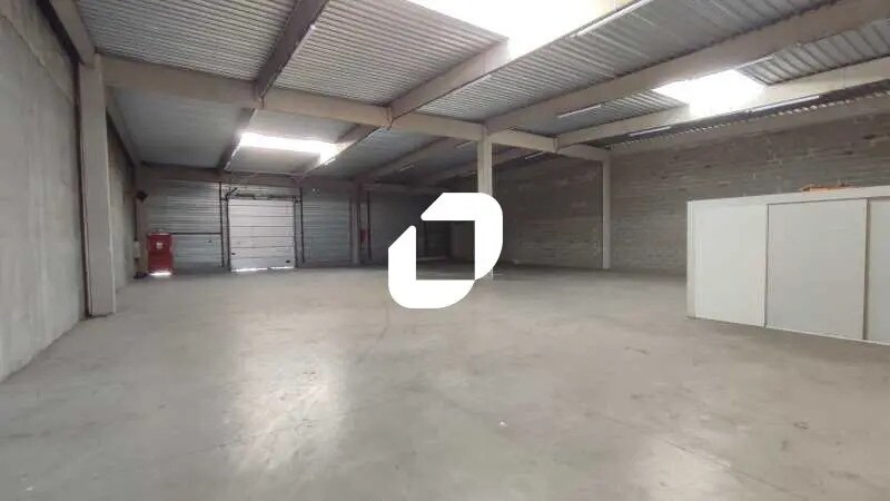 Retail in Pessac for lease - Interior Photo - Image 1 of 18