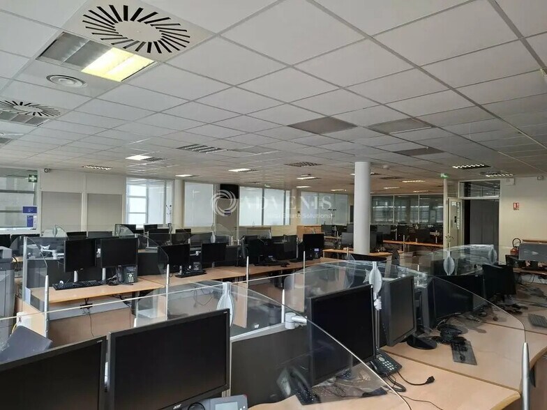 Office in Nancy for lease - Building Photo - Image 3 of 9